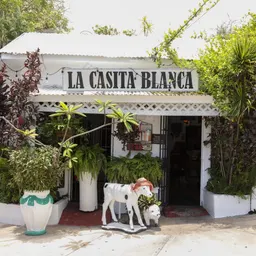 La Casita Blanca